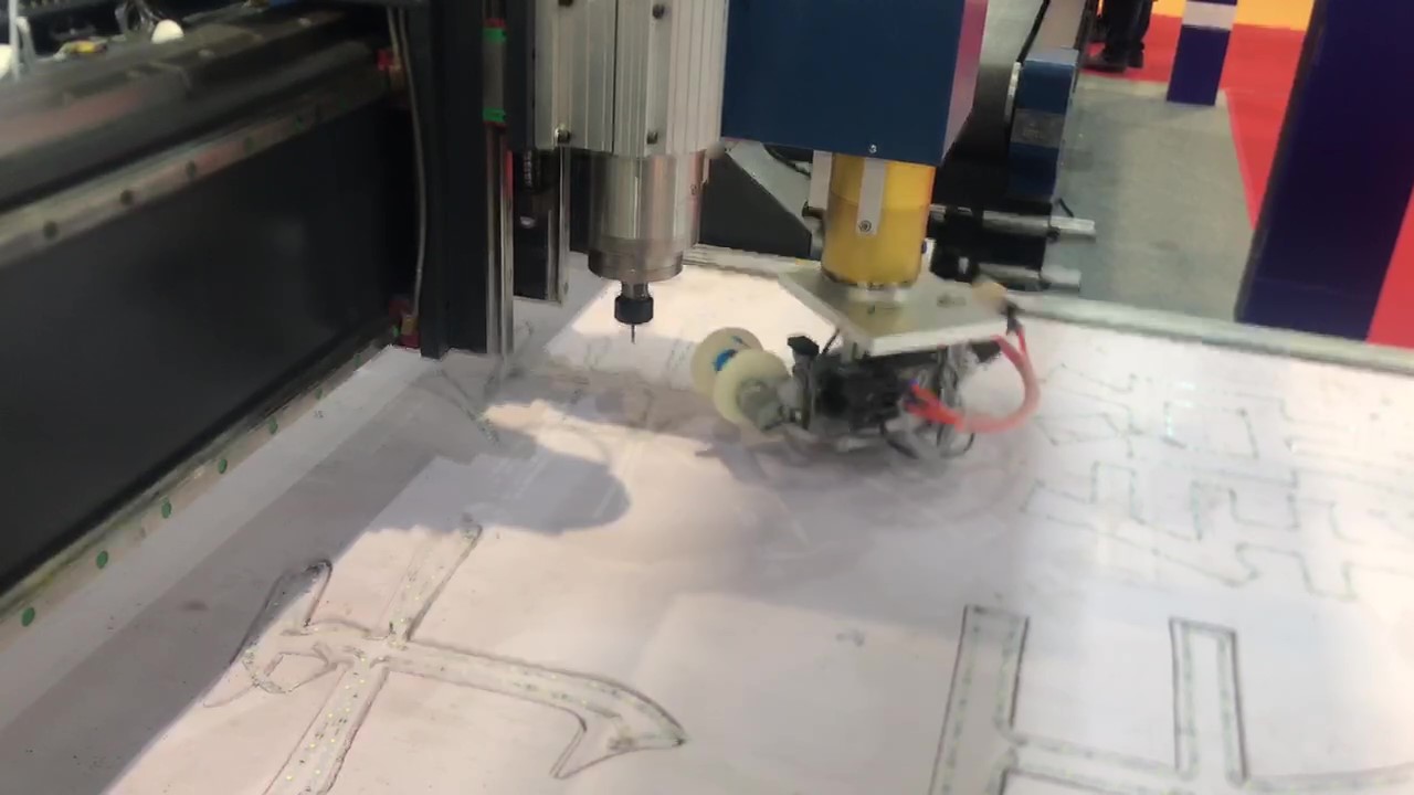 鋪燈機展會演示2